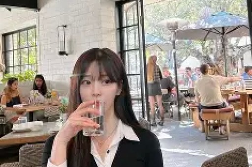 津门大网红咔咔咔邀约彩虹等主播齐聚本月24日缝纫机培训机构举办发证仪式为相声赛道网红颁发入门证书验证两年耕耘成果成身份象征